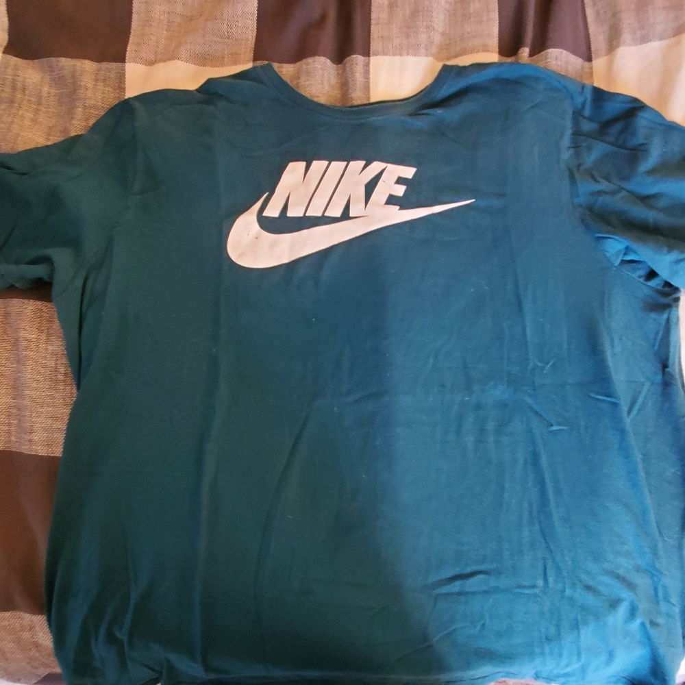 Nike tshirt